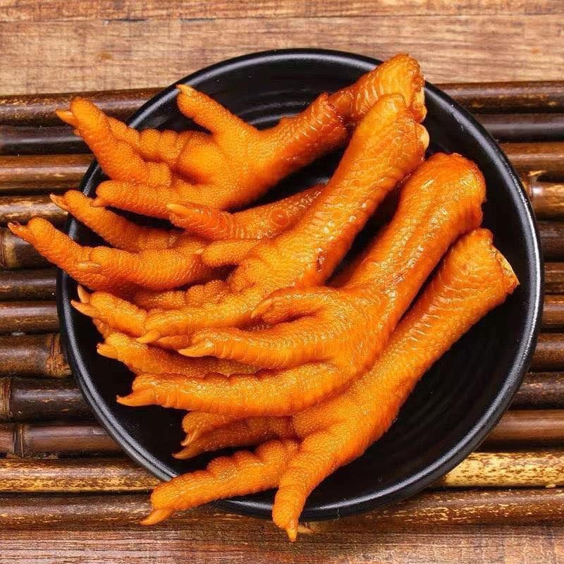 chân gà cay tại sàn thương mại điện tử