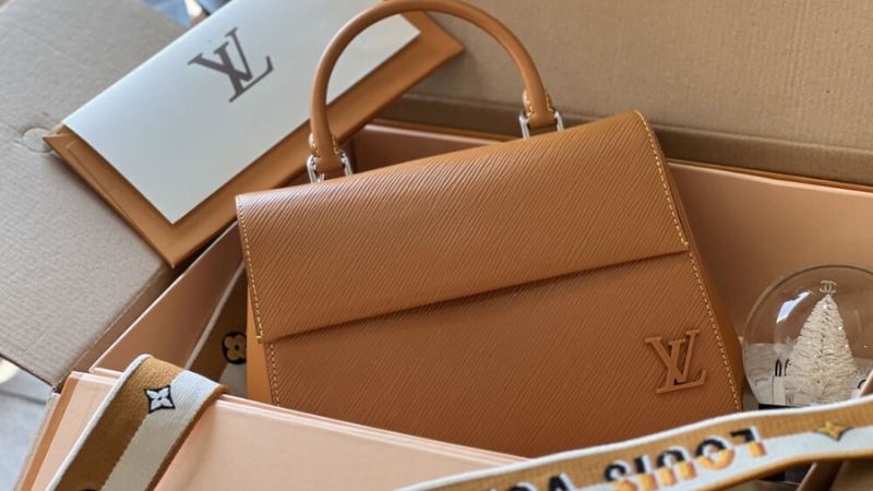 hàng like auth là gì